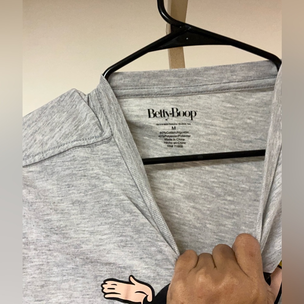 Betty Boop Gray T-Shirt - Picture 2 of 2
